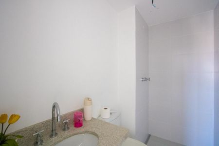 Apartamento à venda com 133m², 4 quartos e 3 vagasBanheiro social