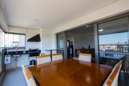 Apartamento à venda com 133m², 4 quartos e 3 vagasVaranda gourmet