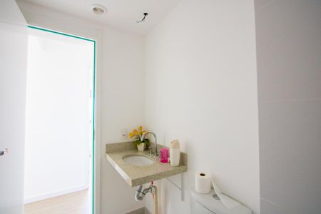 Apartamento à venda com 133m², 4 quartos e 3 vagasBanheiro social