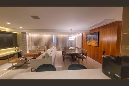 Apartamento à venda com 272m², 4 quartos e 5 vagasSala