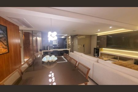 Apartamento à venda com 272m², 4 quartos e 5 vagasSala