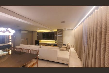 Apartamento à venda com 272m², 4 quartos e 5 vagasSala