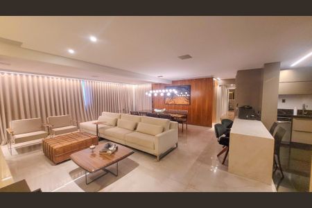 Apartamento à venda com 272m², 4 quartos e 5 vagasSala