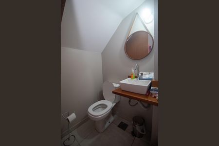 Casa à venda com 118m², 3 quartos e 2 vagasLavabo