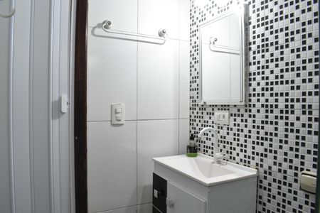 Casa de condomínio para alugar com 300m², 3 quartos e 4 vagasBanheiro 5