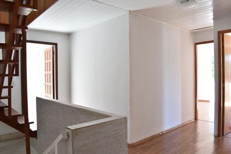 Casa de condomínio para alugar com 300m², 3 quartos e 4 vagasCorredor