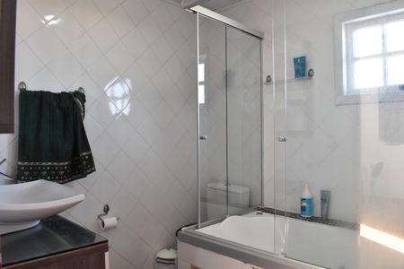 Casa de condomínio para alugar com 300m², 3 quartos e 4 vagasBanheiro da Suíte 3