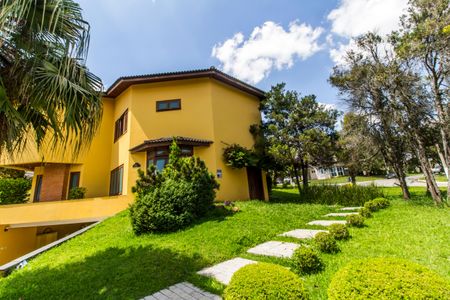 Casa de condomínio à venda com 550m², 5 quartos e 3 vagasVista da Rua