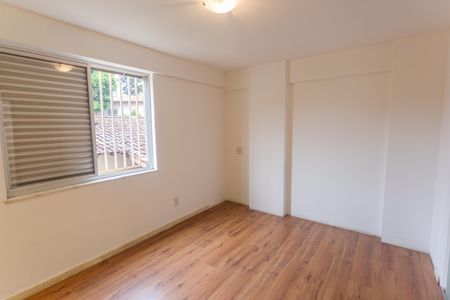 Apartamento à venda com 226m², 4 quartos e 2 vagas Apartamento à venda com 226m², 4 quartos e 2 vagasQuarto 4