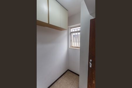 Apartamento à venda com 226m², 4 quartos e 2 vagas Apartamento à venda com 226m², 4 quartos e 2 vagasQuarto de Serviço