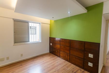 Apartamento à venda com 226m², 4 quartos e 2 vagas Apartamento à venda com 226m², 4 quartos e 2 vagasSuíte
