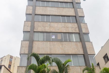 Apartamento à venda com 226m², 4 quartos e 2 vagas Apartamento à venda com 226m², 4 quartos e 2 vagasPlaquinha Instalada