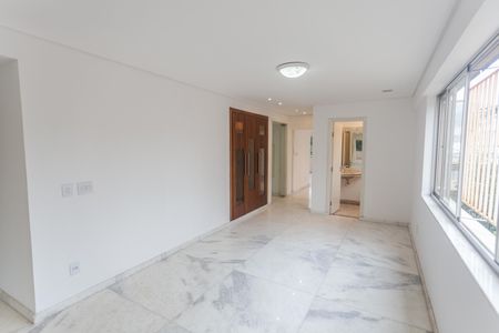 Apartamento à venda com 226m², 4 quartos e 2 vagas Apartamento à venda com 226m², 4 quartos e 2 vagasSala 2