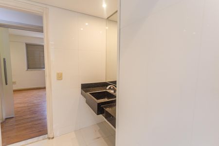 Apartamento à venda com 226m², 4 quartos e 2 vagas Apartamento à venda com 226m², 4 quartos e 2 vagasBanheiro Social
