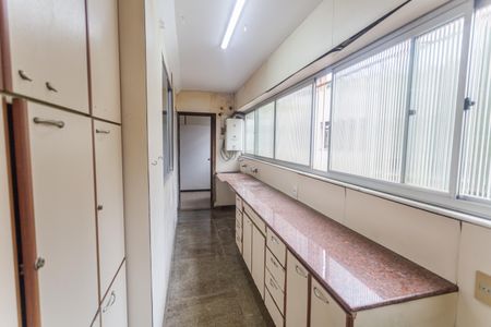 Apartamento à venda com 226m², 4 quartos e 2 vagas Apartamento à venda com 226m², 4 quartos e 2 vagasÁrea de Serviço