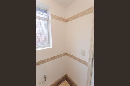 Apartamento à venda com 226m², 4 quartos e 2 vagas Apartamento à venda com 226m², 4 quartos e 2 vagasLavabo da Sala 2