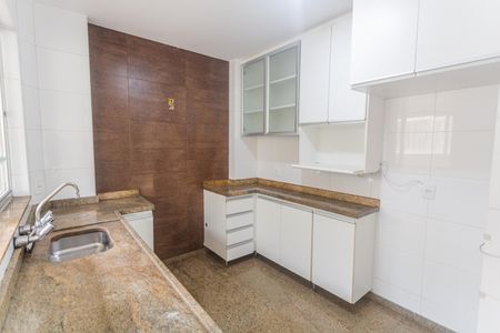 Apartamento à venda com 226m², 4 quartos e 2 vagas Apartamento à venda com 226m², 4 quartos e 2 vagasCozinha