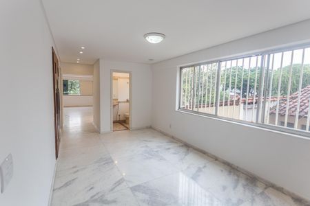 Apartamento à venda com 226m², 4 quartos e 2 vagas Apartamento à venda com 226m², 4 quartos e 2 vagasSala 2