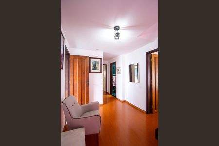 Casa de condomínio à venda com 199m², 3 quartos e 2 vagas Casa de condomínio à venda com 199m², 3 quartos e 2 vagasCorredor