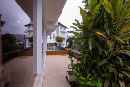 Casa de condomínio à venda com 199m², 3 quartos e 2 vagas Casa de condomínio à venda com 199m², 3 quartos e 2 vagasQuintal