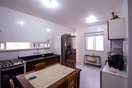 Casa de condomínio à venda com 199m², 3 quartos e 2 vagas Casa de condomínio à venda com 199m², 3 quartos e 2 vagasCozinha