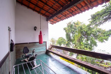 Casa de condomínio à venda com 199m², 3 quartos e 2 vagas Casa de condomínio à venda com 199m², 3 quartos e 2 vagasVaranda