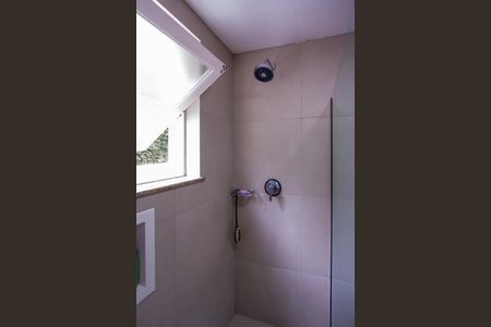 Casa de condomínio à venda com 199m², 3 quartos e 2 vagas Casa de condomínio à venda com 199m², 3 quartos e 2 vagasBanheiro da Suíte 2