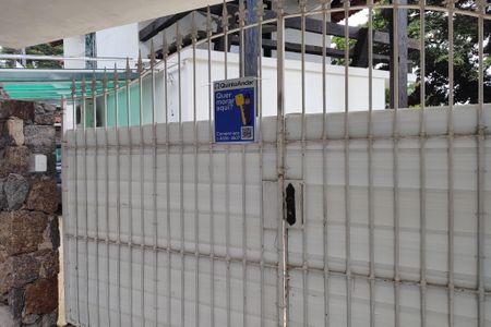 Casa de condomínio à venda com 199m², 3 quartos e 2 vagas Casa de condomínio à venda com 199m², 3 quartos e 2 vagasFachada/Plaquinha