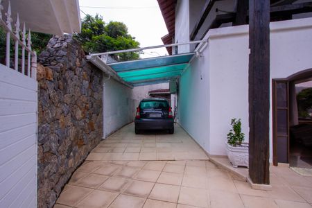 Casa de condomínio à venda com 199m², 3 quartos e 2 vagas Casa de condomínio à venda com 199m², 3 quartos e 2 vagasQuintal