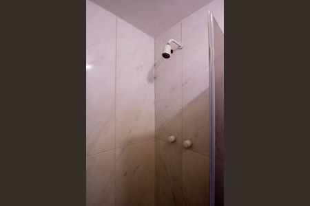 Casa de condomínio à venda com 199m², 3 quartos e 2 vagas Casa de condomínio à venda com 199m², 3 quartos e 2 vagasBanheiro da Suíte 1