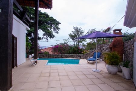 Casa de condomínio à venda com 199m², 3 quartos e 2 vagas Casa de condomínio à venda com 199m², 3 quartos e 2 vagasQuintal