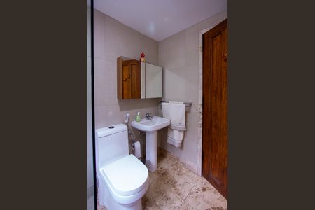 Casa de condomínio à venda com 199m², 3 quartos e 2 vagas Casa de condomínio à venda com 199m², 3 quartos e 2 vagasBanheiro da Suíte 2