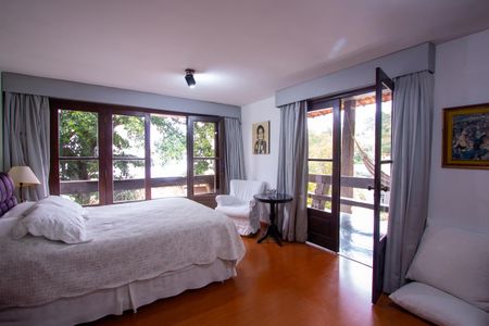 Casa de condomínio à venda com 199m², 3 quartos e 2 vagas Casa de condomínio à venda com 199m², 3 quartos e 2 vagasSuíte 2