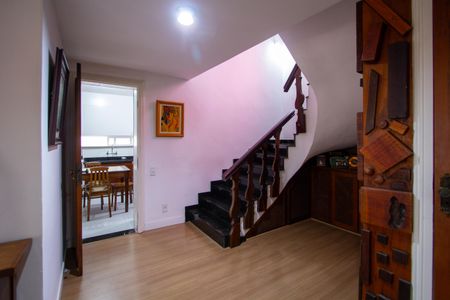 Casa de condomínio à venda com 199m², 3 quartos e 2 vagas Casa de condomínio à venda com 199m², 3 quartos e 2 vagasCorredor