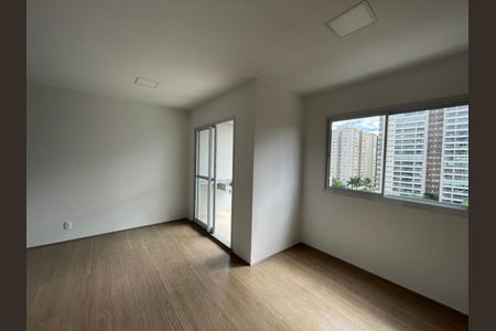 Apartamento à venda com 68m², 2 quartos e 2 vagasSala