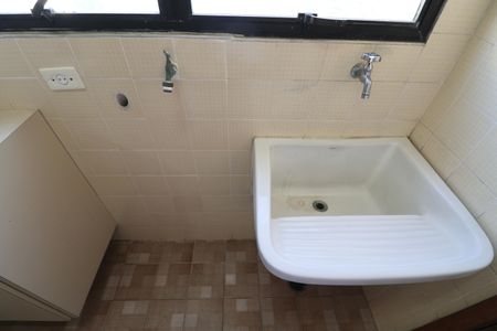 Apartamento para alugar com 228m², 4 quartos e 2 vagas Apartamento para alugar com 228m², 4 quartos e 2 vagasÁrea de Serviço