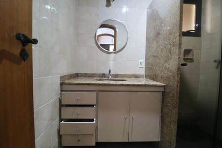 Apartamento para alugar com 228m², 4 quartos e 2 vagas Apartamento para alugar com 228m², 4 quartos e 2 vagasBanheiro Social
