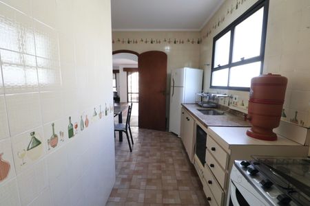 Apartamento para alugar com 228m², 4 quartos e 2 vagas Apartamento para alugar com 228m², 4 quartos e 2 vagasCozinha