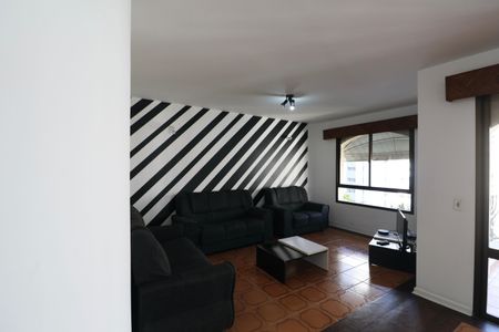 Apartamento para alugar com 228m², 4 quartos e 2 vagas Apartamento para alugar com 228m², 4 quartos e 2 vagasSala