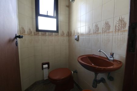 Apartamento para alugar com 228m², 4 quartos e 2 vagas Apartamento para alugar com 228m², 4 quartos e 2 vagasLavabo