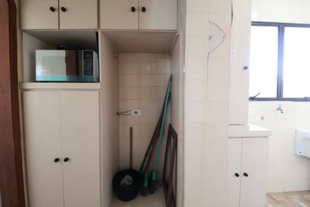 Apartamento para alugar com 228m², 4 quartos e 2 vagas Apartamento para alugar com 228m², 4 quartos e 2 vagasÁrea de Serviço