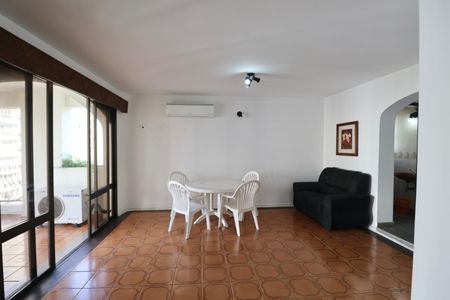 Apartamento para alugar com 228m², 4 quartos e 2 vagas Apartamento para alugar com 228m², 4 quartos e 2 vagasSala