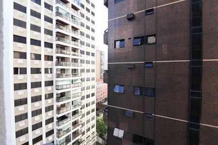 Apartamento para alugar com 228m², 4 quartos e 2 vagas Apartamento para alugar com 228m², 4 quartos e 2 vagasVista