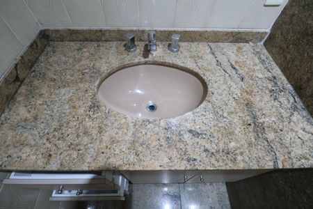 Apartamento para alugar com 228m², 4 quartos e 2 vagas Apartamento para alugar com 228m², 4 quartos e 2 vagasBanheiro Social