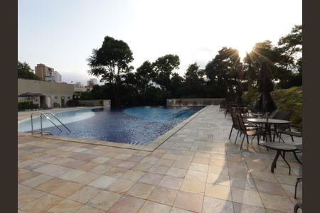 Apartamento à venda com 95m², 2 quartos e 2 vagasÁrea comum - Piscina