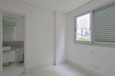 Apartamento à venda com 72m², 2 quartos e 2 vagasSuíte 1