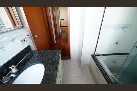 Apartamento à venda com 137m², 3 quartos e 2 vagasBanheiro Social