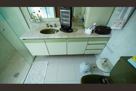 Apartamento à venda com 137m², 3 quartos e 2 vagasBanheiro da Suite