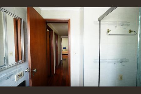 Apartamento à venda com 137m², 3 quartos e 2 vagasBanheiro Social