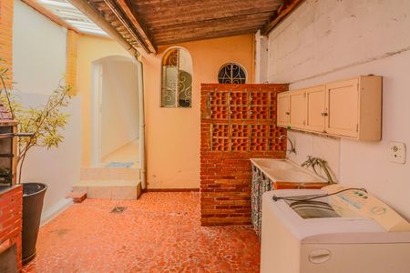 Casa à venda com 109m², 4 quartos e 1 vagaLavanderia